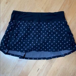 Lululemon skirt size 8 polkadots